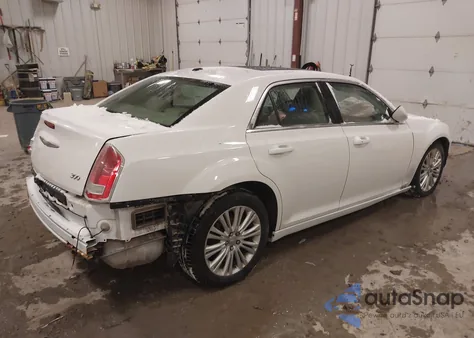 2013 Chrysler 300 Motown z USA, uszkodzony, nr VIN 2C3CCARG8DH595468